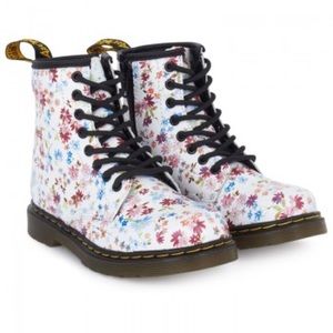 Dr. Martens girls Ditsy floral leather boots
